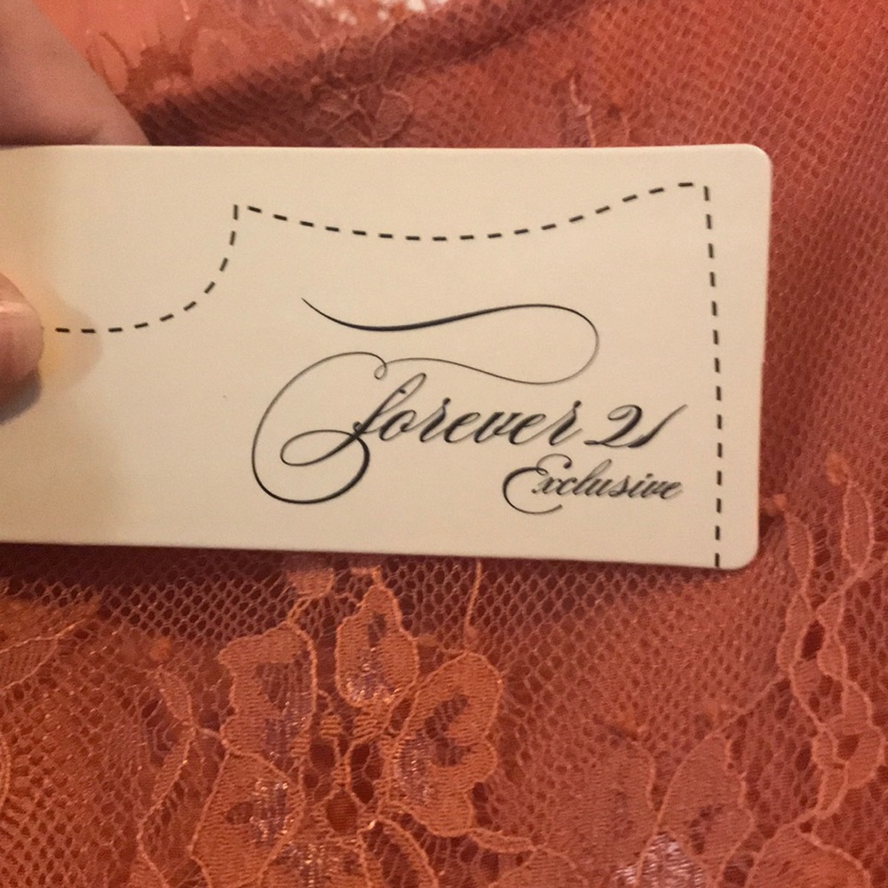 Forever 21 Exclusive - Picture 3 of 3